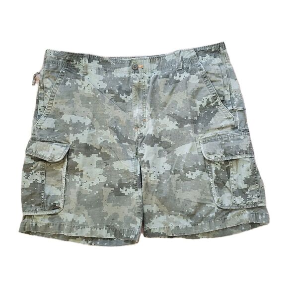 VTG LL Bean Digital Camouflage Size 42 Natural Fit Mens 100% Cotton Cargo Shorts - Picture 1 of 10